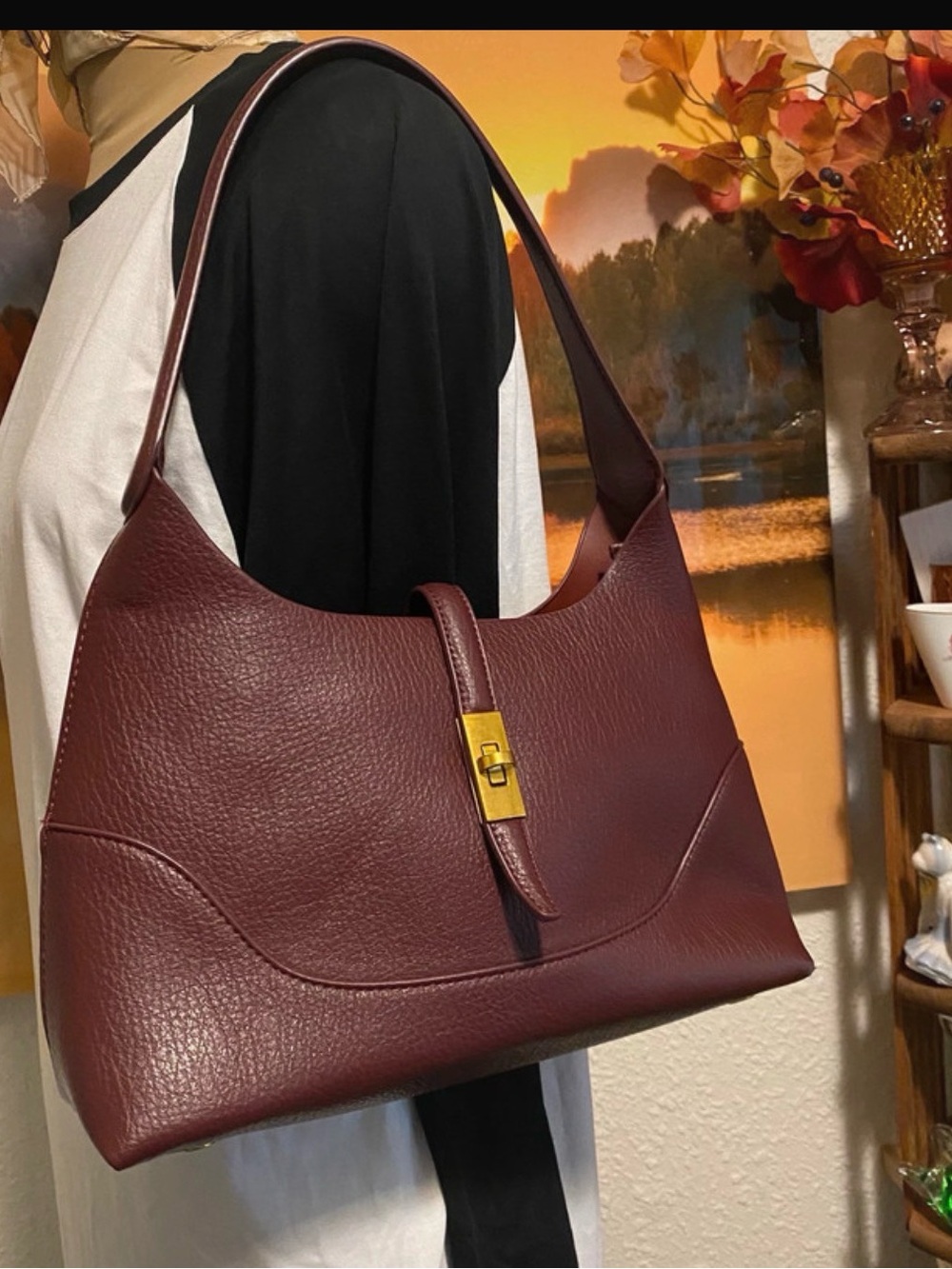 Miztique Pebbled Shoulder Bag in Burgundy
